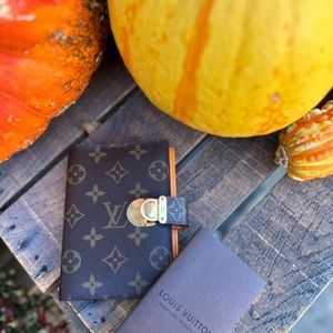 Louis Vuitton agenda